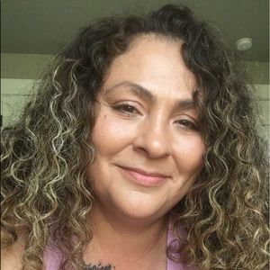 Meet your Posher, Anahi